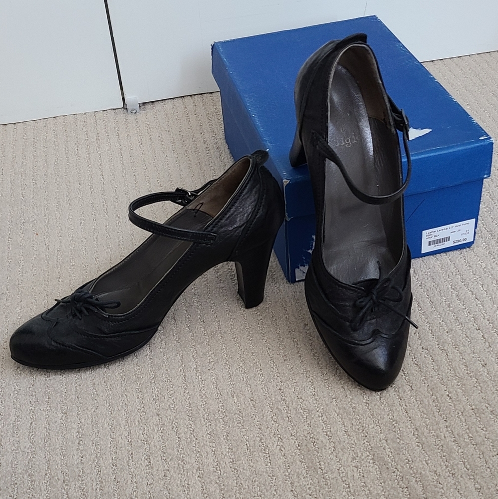 EUC Gidigio Heels